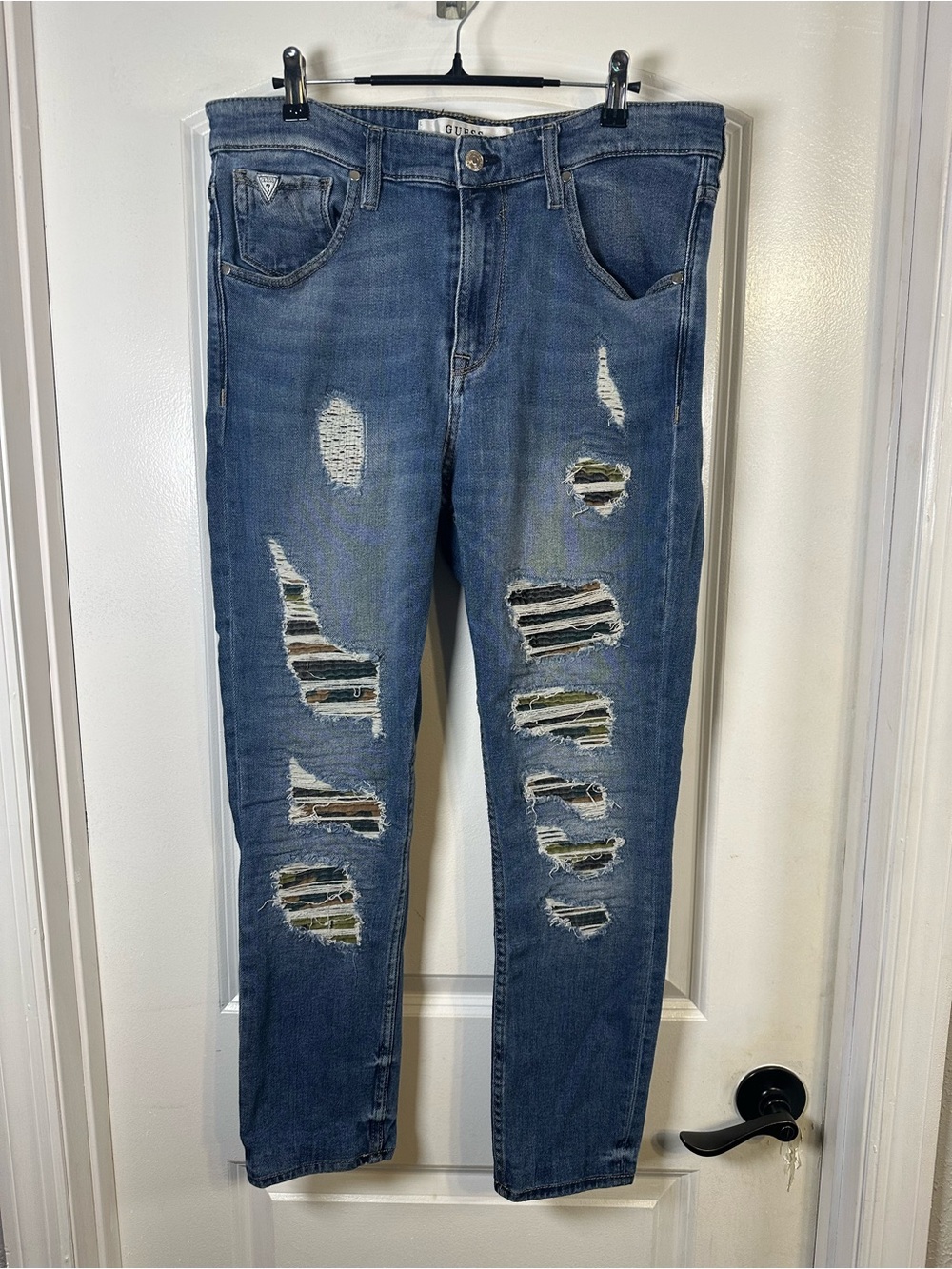 GUESS Los Angeles Men’s 34 Utility Fit Camo Destroyed Jeans